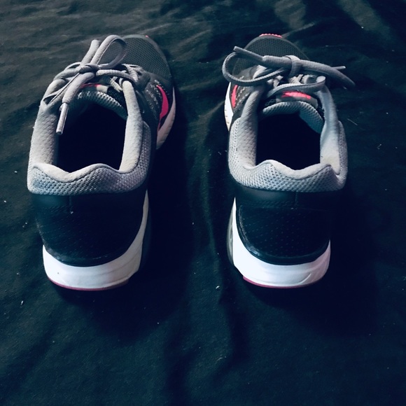 Nike women’s size 6 Nike Dart Athletic Shoes - Picture 2 of 7